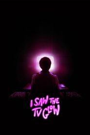 I Saw the TV Glow (2024) จิตจ้องจอ | เมื่อหน้าจอเรืองแสงกลายเป็นประตูสู่ความจริงที่บิดเบี้ยวจนแยกไม่ออกว่าอะไรคือฝัน…อะไรคือชีวิต